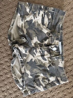 YMI Camo Print Women's Shorts - Green/Gray